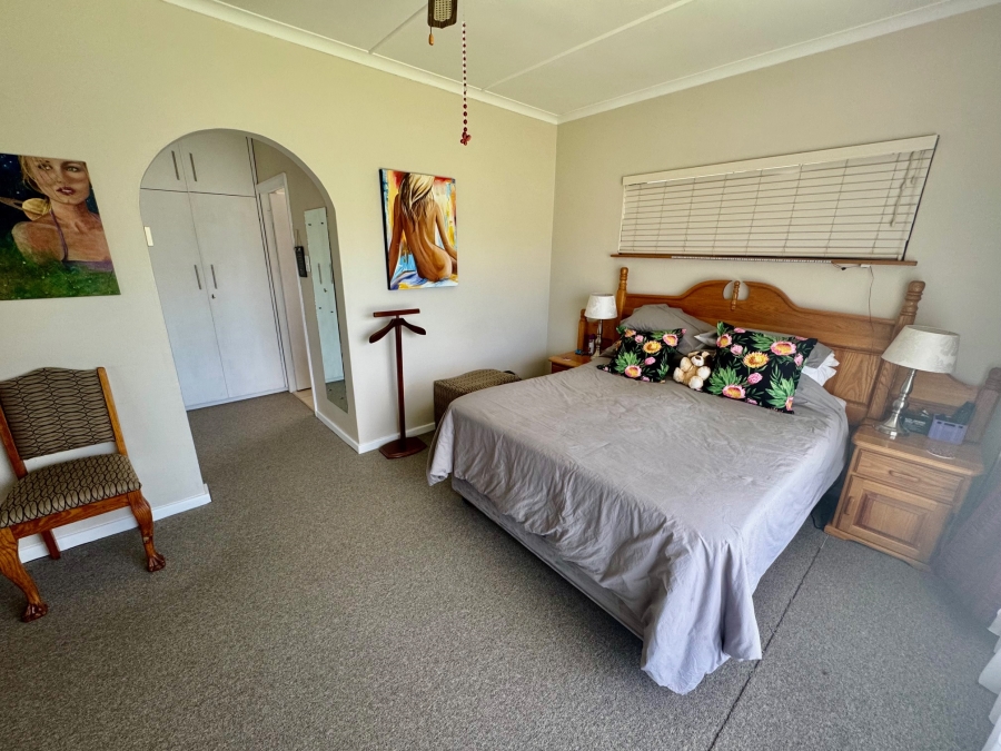 4 Bedroom Property for Sale in Denver Park Western Cape